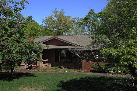 1st image of 1004 E Rebecca St