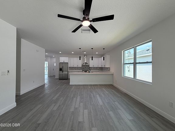 5th image of 1611 Illinois St
