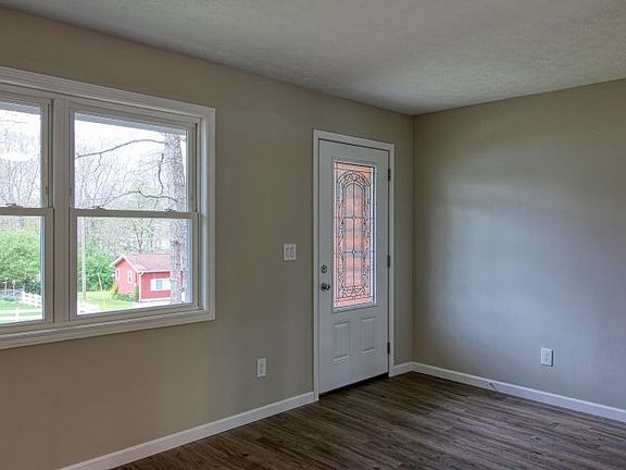 2nd image of 395 Prentice St