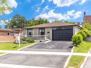 9 Wheatsheaf Cres, Toronto, ON M3N 1P7