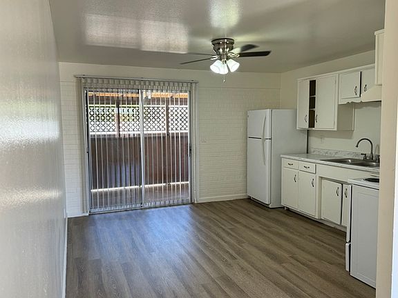 4th image of 3736 E Fairmount St APT 10