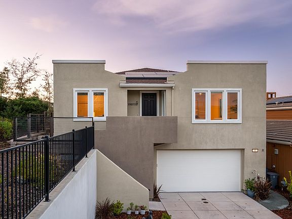 3rd image of 6 Jasper Court