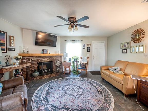 3rd image of 6471 NE Moore Ave