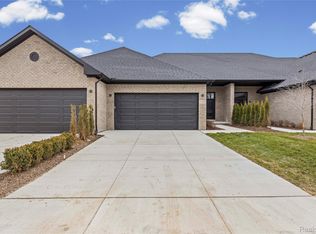 21955 Deer Brook Dr #3, Southfield, MI