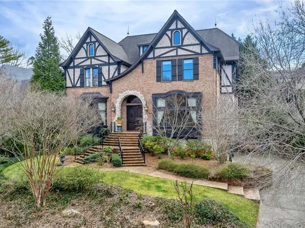 1968 Runnymede Rd, Winston Salem, NC 27104