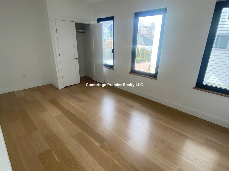 12 Copley St — Photo 6