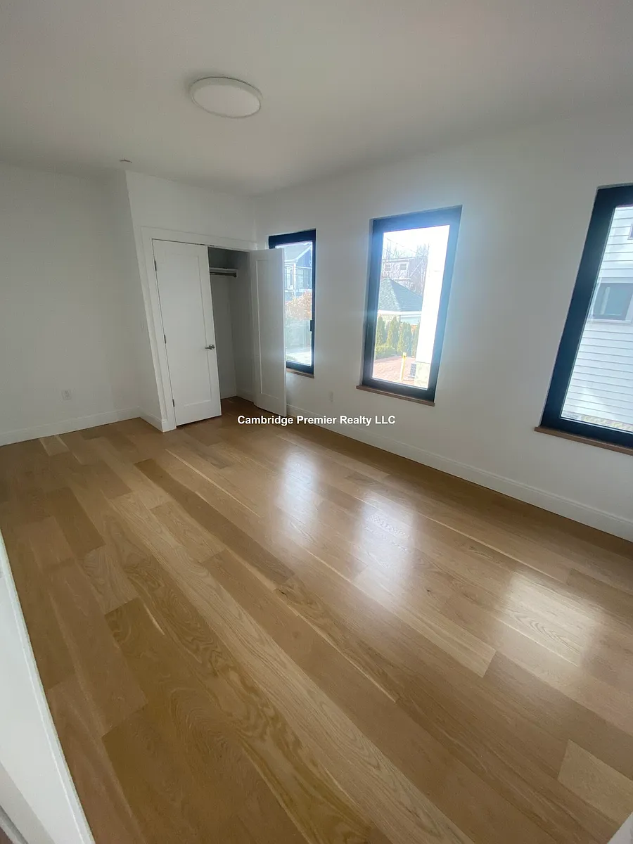Building Photo - 12 Copley St #1