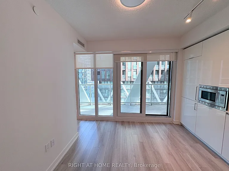 230 Simcoe St #1436 — Photo 9