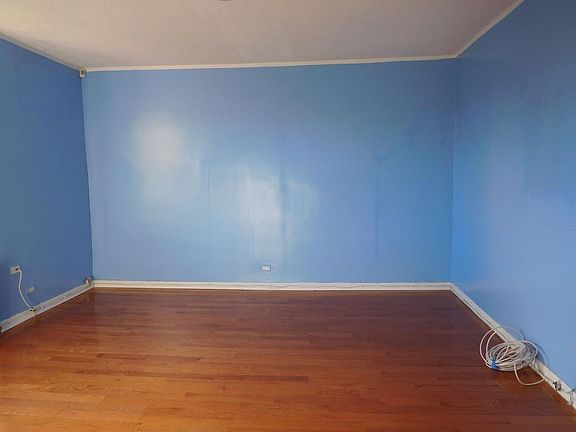 4th image of 6995B Park Dr E #B