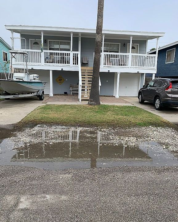 1st image of 214 W Gardenia St