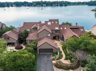 1415 Harbor Dr NW, Canton, OH 44708