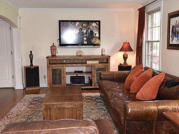 4th image of 131 Ewingville Dr