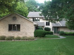 570 Rustic Trl, Beavercreek, OH 45434
