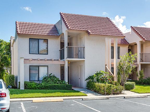 2nd image of 5674 Fairway Park Dr APT 101