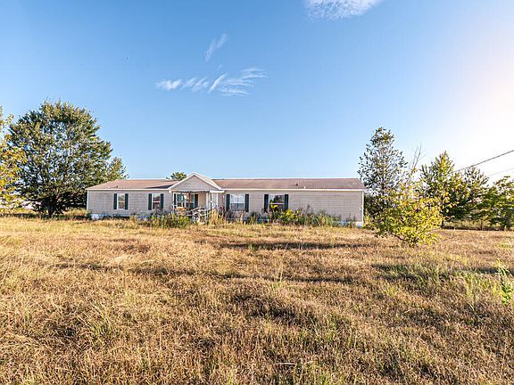 3rd image of 200 Laura Ln