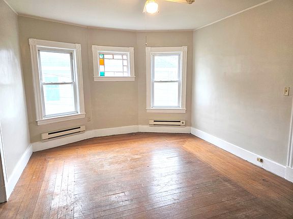 3rd image of 1564-1568 N Main St #1568-A