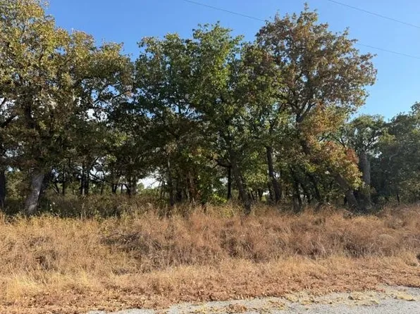15 Crestline Ct, Nocona, TX 76255