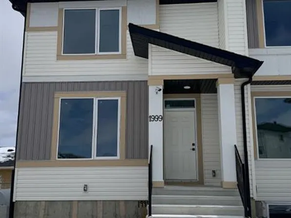 1999 W McCaskill Dr, Crossfield, AB T0M 0S0