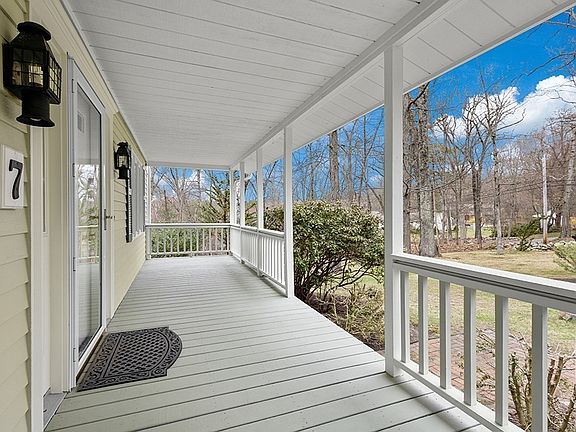 2nd image of 7 Neck Hill Rd