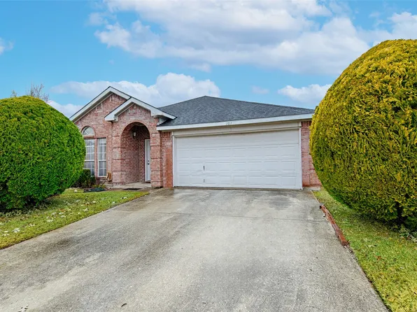 101 Fairbanks Dr, Garland, TX 75043