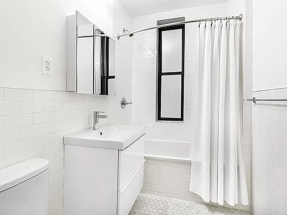 4th image of 441 1st St APT 4R