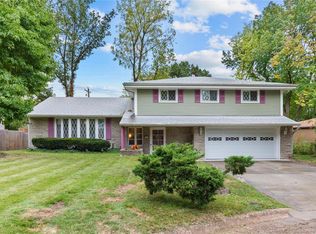 6 Signal Dr, Alton, IL 62002