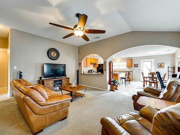 3rd image of 401 Cabrillo Dr