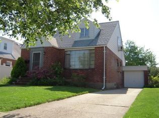 225 Brompton Rd S, Garden City, NY 11530
