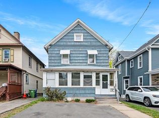 9 1/2 Chestnut St, Middletown, NY 10940