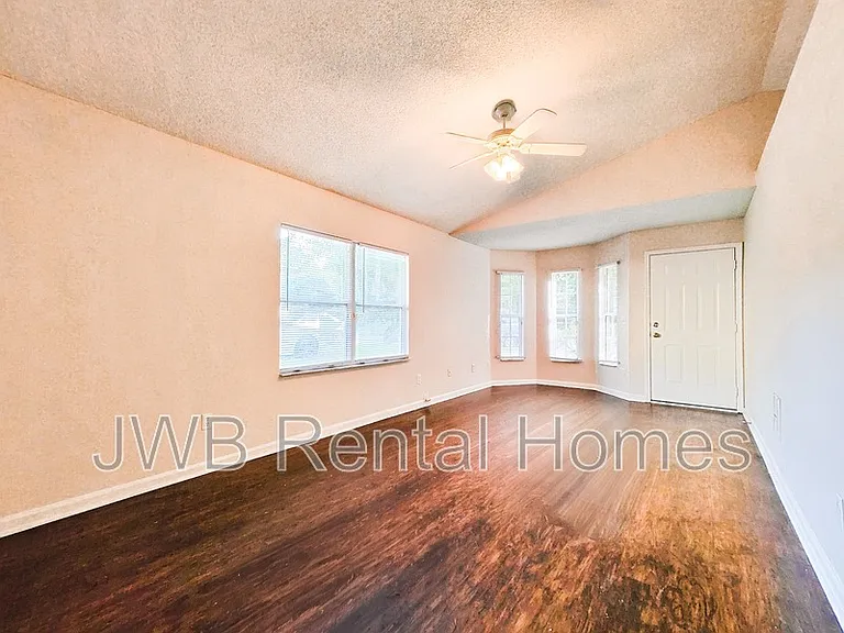 1406 Ellis Trace Dr W — Photo 6