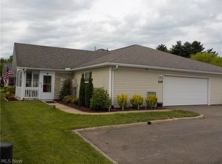 1119 Chatham Dr, Zanesville, OH 43701
