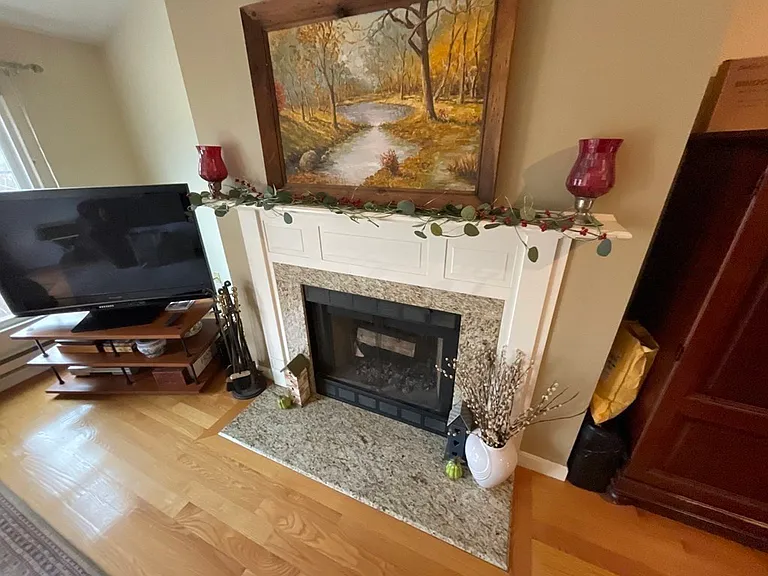 28 Essex Green Ln #D — Photo 4