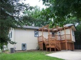 1804 W Chambery Dr, Olathe, KS 66061