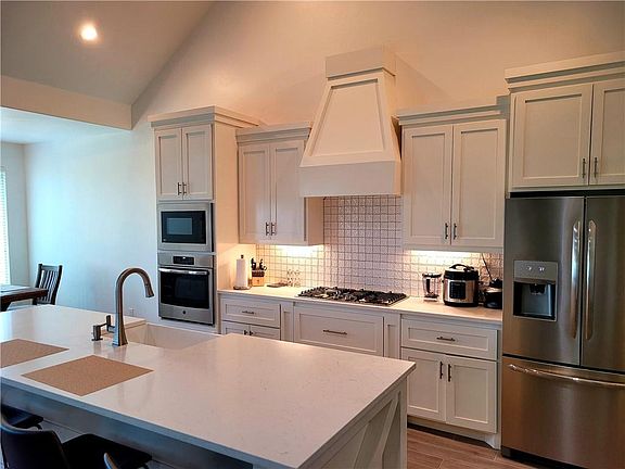 5th image of 2312 E Kellen Court Ter