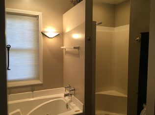 952 N Lewis Ave, Waukegan, IL 60085