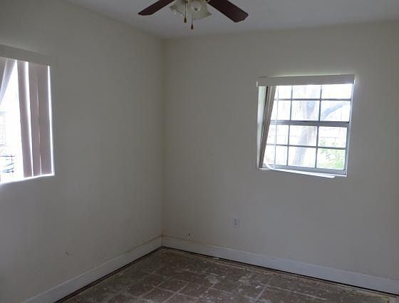 4th image of 740 Savannah Ave