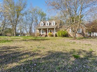 883 Raysville Rd, Tullahoma, TN 37388