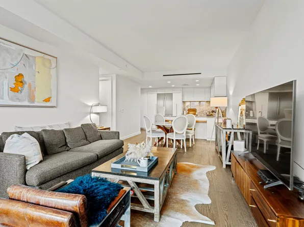 320 Adolphus Avenue 612 image 3 of 21