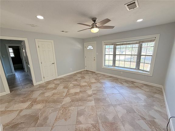 5th image of 1223 Boswell St