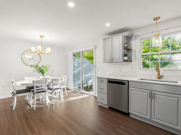 21 Potter Ave Unit 3, Plainville, MA 02762