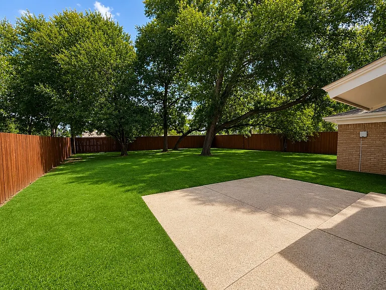 1109 Redbud Ct — Photo 10