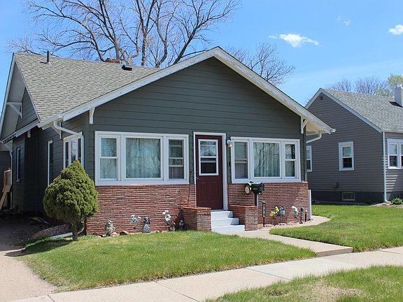 2nd image of 328 Aurora St