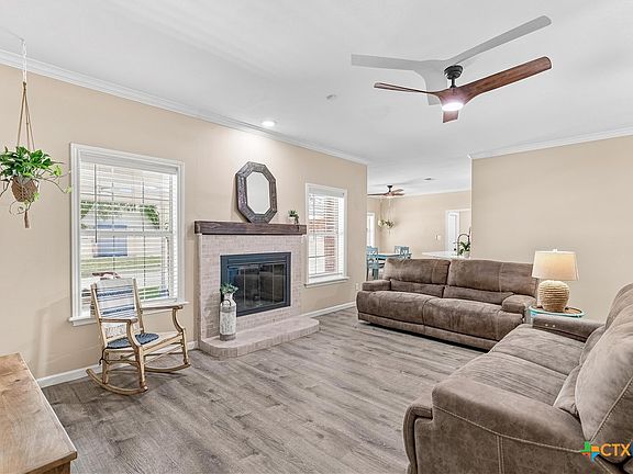 5th image of 126 Lakeview Dr