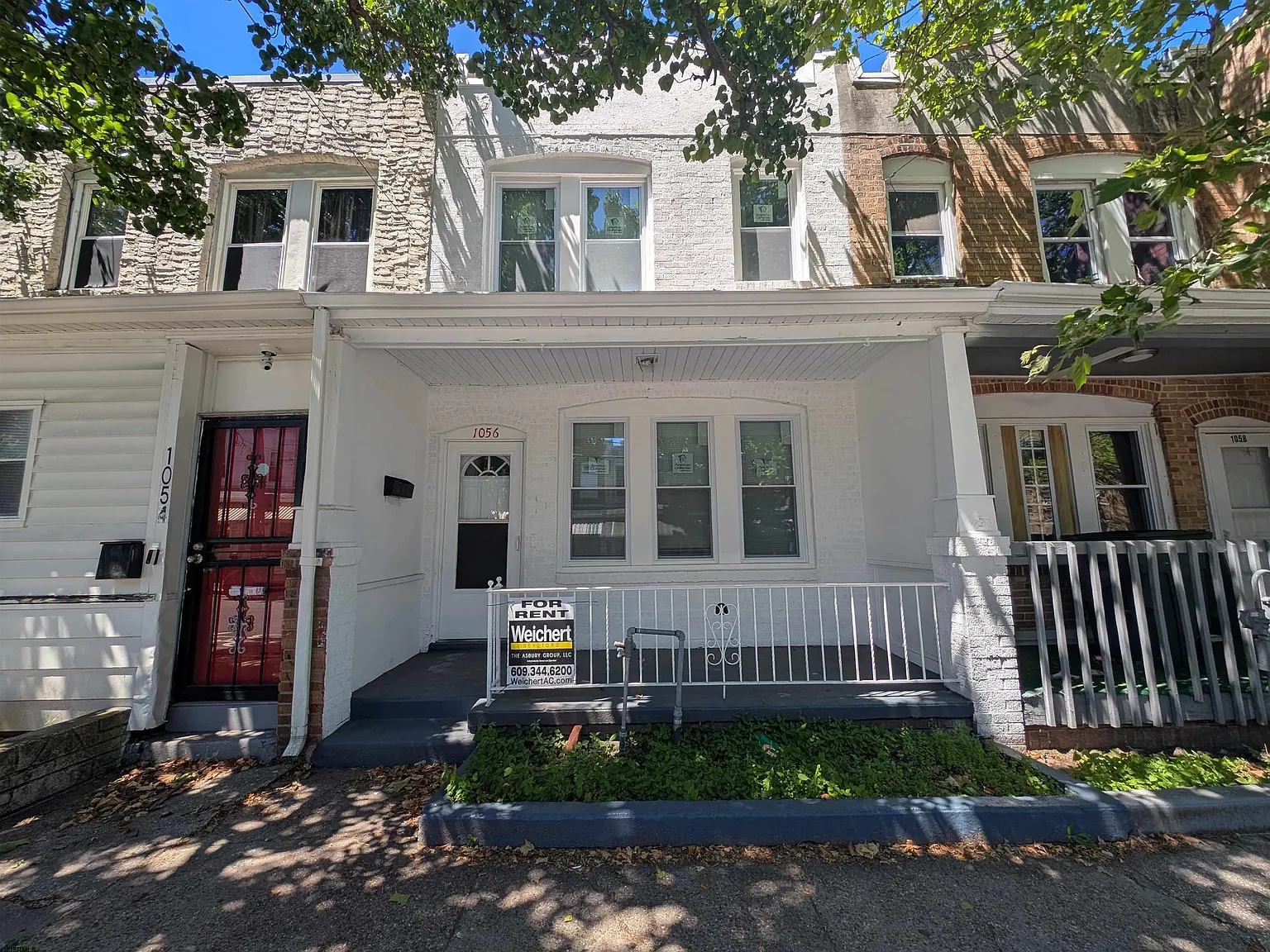 3 bed, 1.0 bath, $2,150 — Photo 1