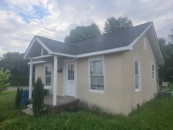 158 14th Street Pl NW, Hickory, NC 28601