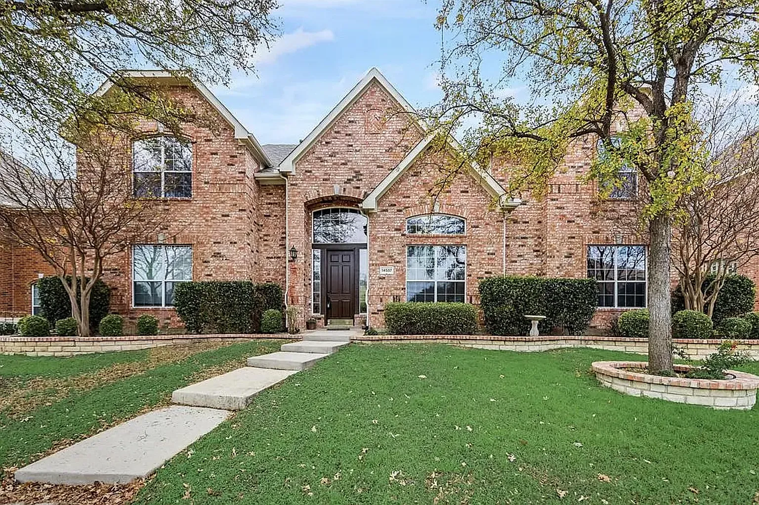 5 bed, 4262 sqft, $8,995 — Photo 1
