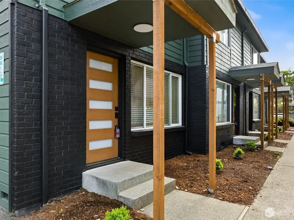 1220 N 137th Street Unit 5, Seattle, WA 98133