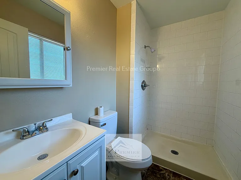 4645 Monica Dr — Photo 9