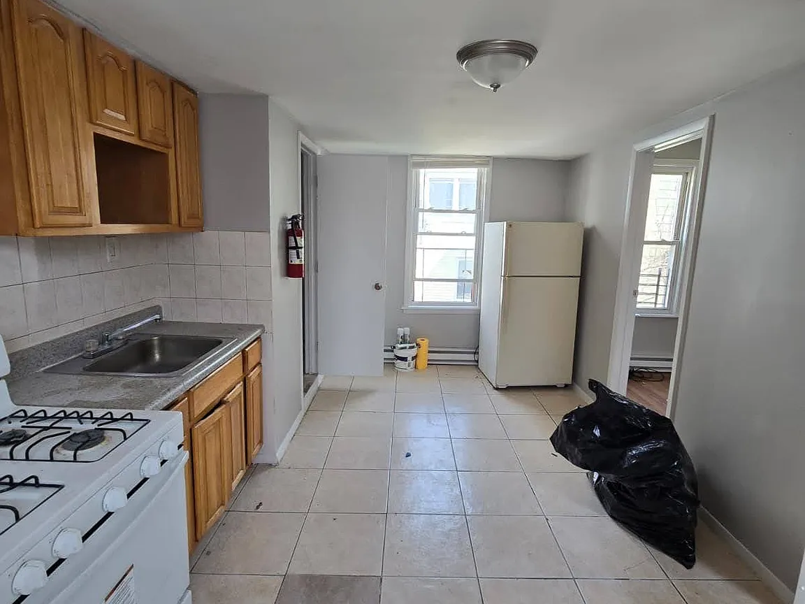 2 Bedrooms at 142 Inslee Pl #2R, Elizabeth NJ — photo 2