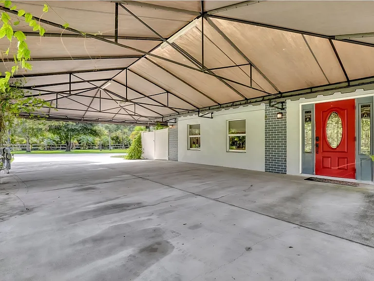 10780 Anderson Ln — Photo 10